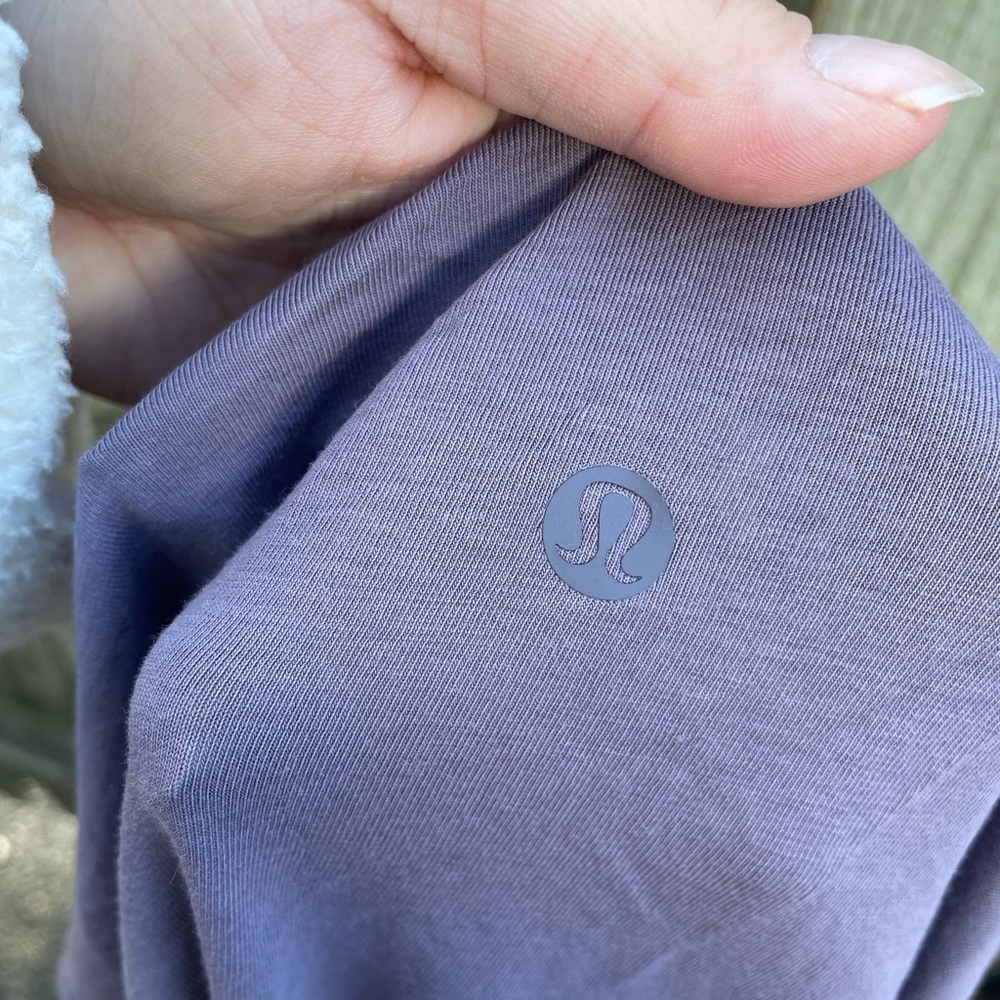 LULULEMON PURPLE ACTIVE TEE - Picture 3 of 4